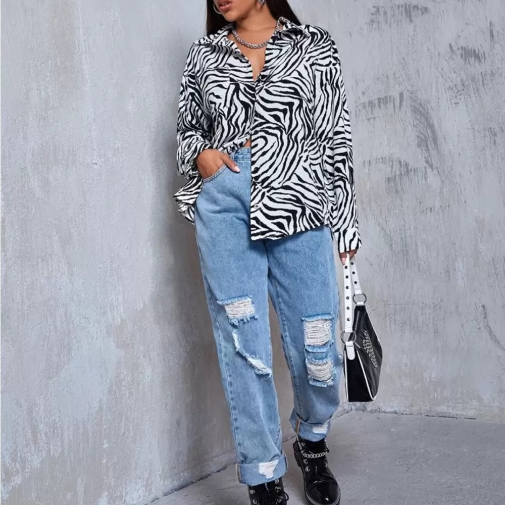 Zebra Print Button-Up Blouse - Picture 5 of 5